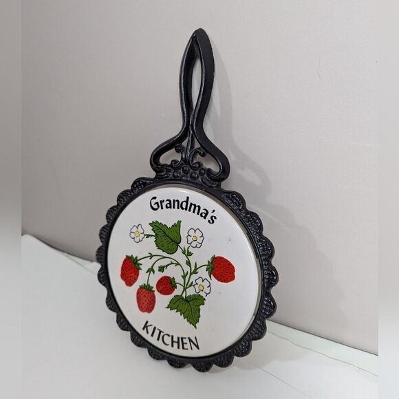 Grandma's kitchen pot holder trover ceramic and iron strawberry vintage triver - Picture 3 of 6